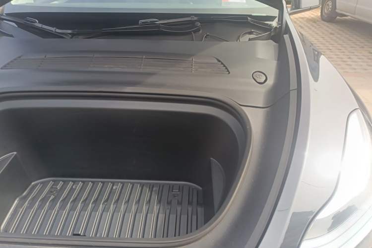 Used Tesla Model Y 2024 Rear-Wheel-Drive Version Engine Bay Left