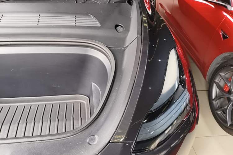 Used Tesla Model Y 2024 Rear-Wheel-Drive Version Engine Bay Left