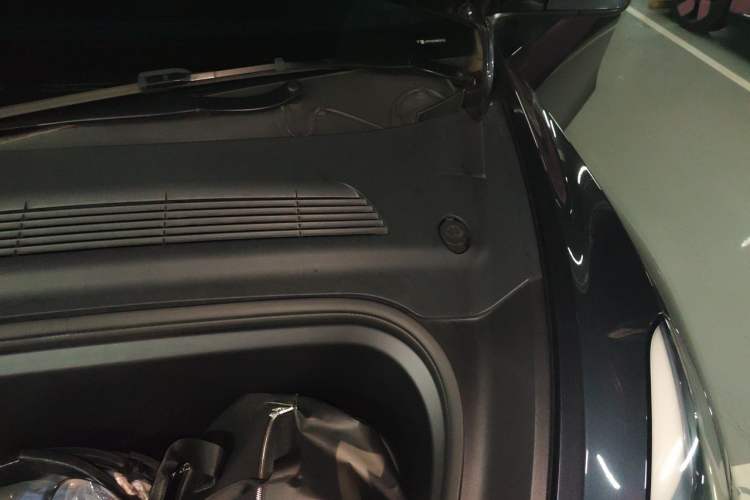 Used Tesla Model Y 2024 Rear-Wheel-Drive Version Engine Bay Left