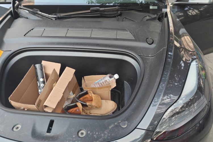 Used Tesla Model Y 2024 Rear-Wheel-Drive Version Engine Bay Left
