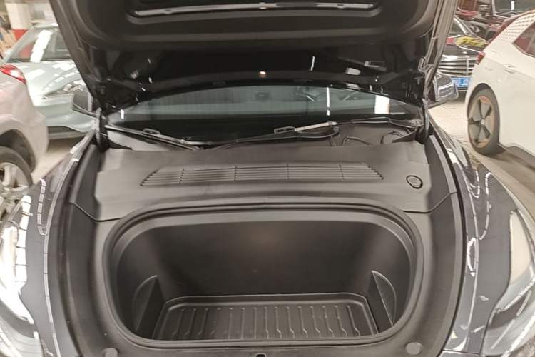 Used Tesla Model Y 2024 Rear-Wheel-Drive Version Engine Bay