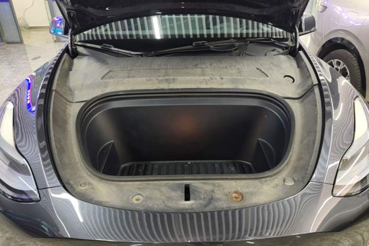 Used Tesla Model Y 2024 Rear-Wheel-Drive Version Engine Bay