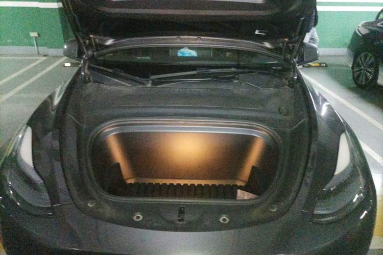 Used Tesla Model Y 2024 Rear-Wheel-Drive Version Engine Bay