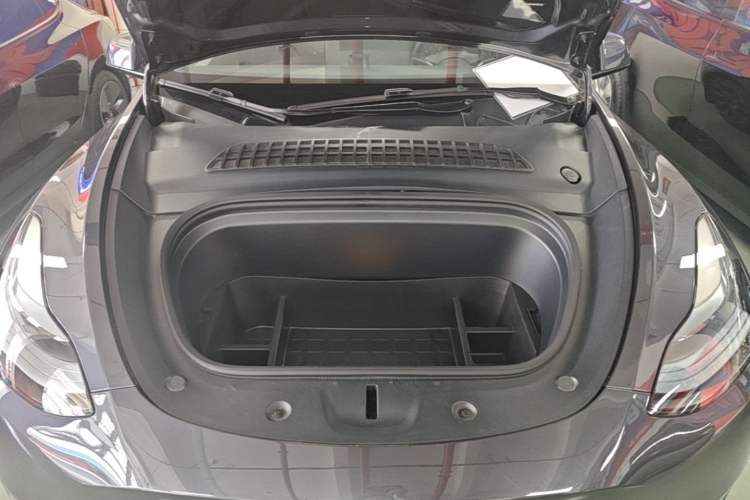 Used Tesla Model Y 2024 Rear-Wheel-Drive Version Engine Bay
