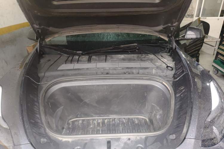 Used Tesla Model Y 2024 Rear-Wheel-Drive Version Engine Bay