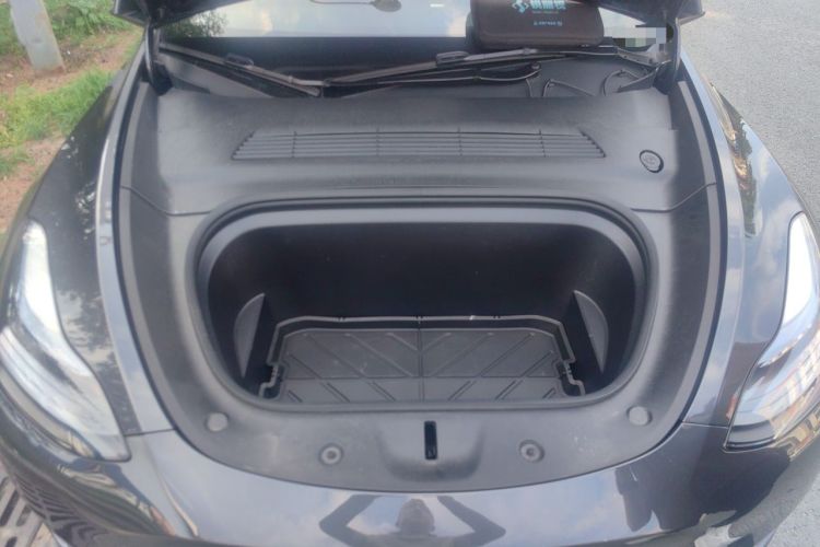 Used Tesla Model Y 2024 Rear-Wheel-Drive Version Engine Bay