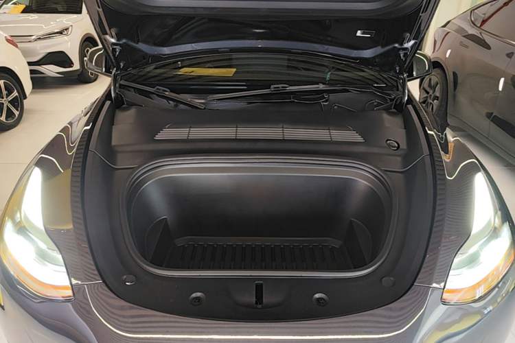 Used Tesla Model Y 2024 Rear-Wheel-Drive Version Engine Bay