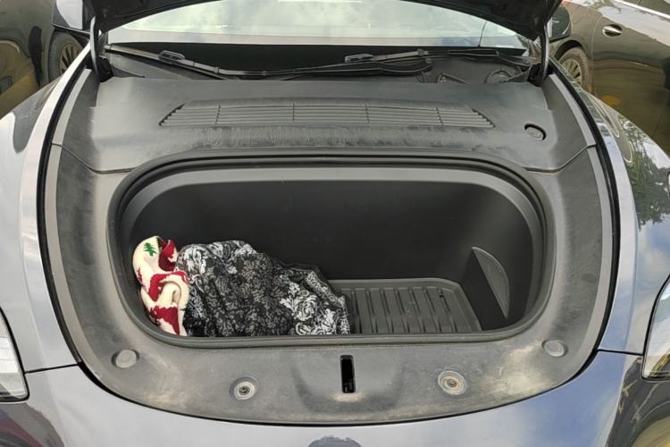 Used Tesla Model Y 2024 Rear-Wheel-Drive Version Engine Bay