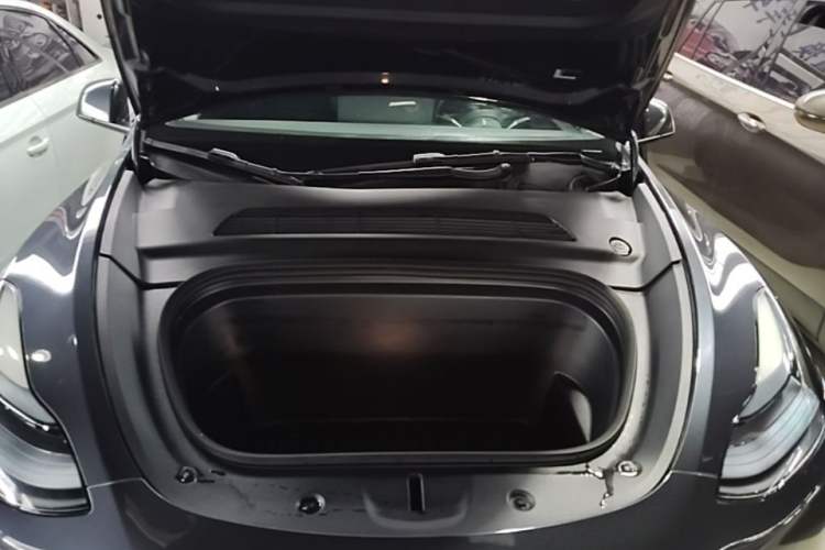Used Tesla Model Y 2024 Rear-Wheel-Drive Version Engine Bay