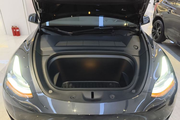 Used Tesla Model Y 2024 Rear-Wheel-Drive Version Engine Bay