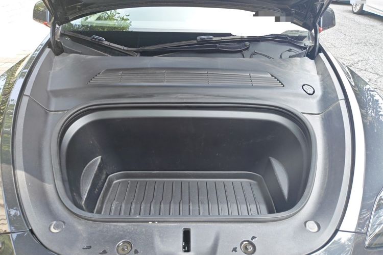 Used Tesla Model Y 2024 Rear-Wheel-Drive Version Engine Bay