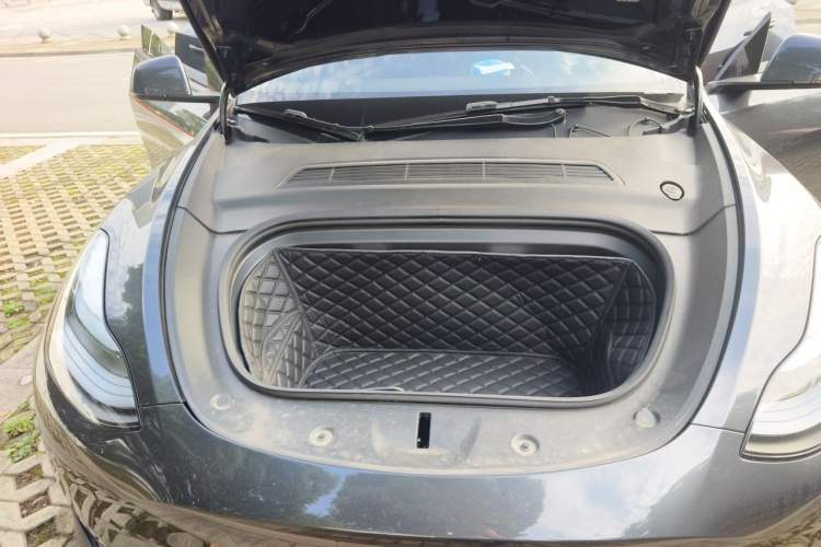 Used Tesla Model Y 2024 Rear-Wheel-Drive Version Engine Bay