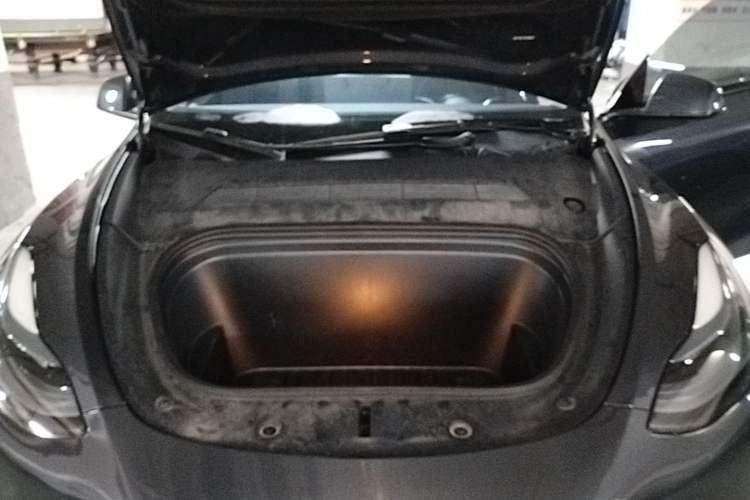 Used Tesla Model Y 2024 Rear-Wheel-Drive Version Engine Bay