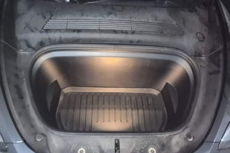Used Tesla Model Y 2024 Rear-Wheel-Drive Version Engine Bay