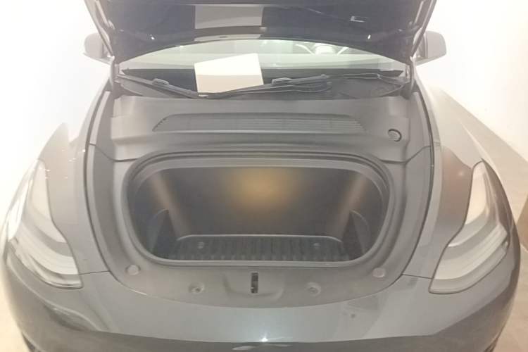 Used Tesla Model Y 2024 Rear-Wheel-Drive Version Engine Bay