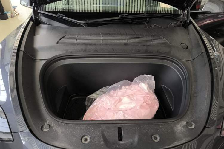 Used Tesla Model Y 2024 Rear-Wheel-Drive Version Engine Bay
