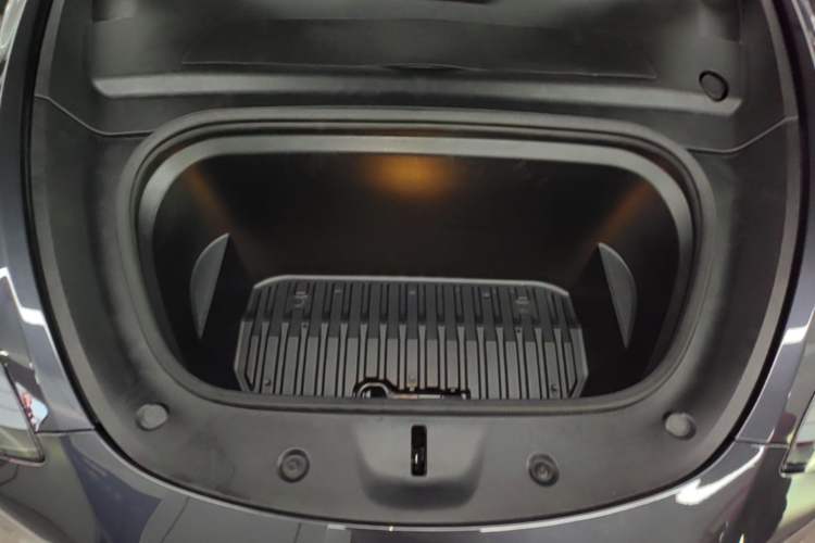 Used Tesla Model Y 2024 Rear-Wheel-Drive Version Engine Bay
