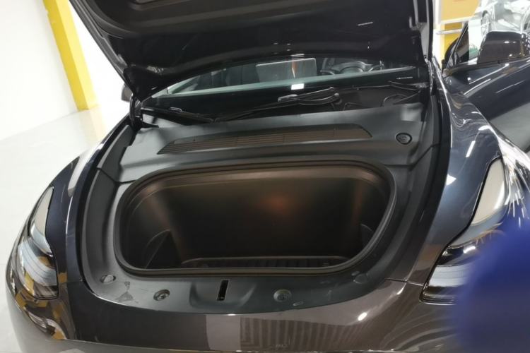 Used Tesla Model Y 2024 Rear-Wheel-Drive Version Engine Bay