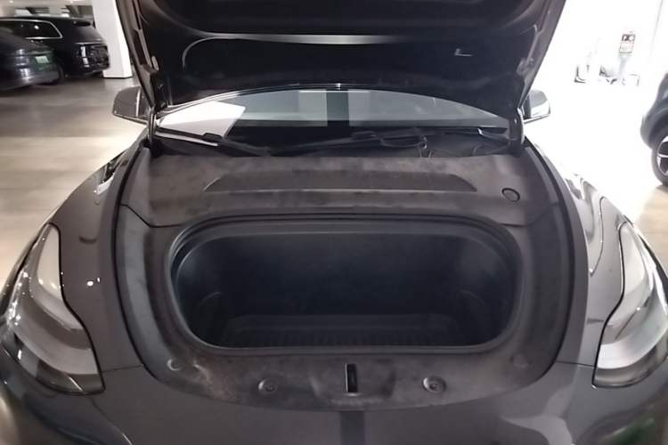 Used Tesla Model Y 2024 Rear-Wheel-Drive Version Engine Bay