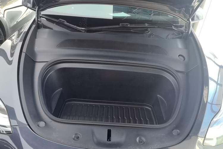 Used Tesla Model Y 2024 Rear-Wheel-Drive Version Engine Bay