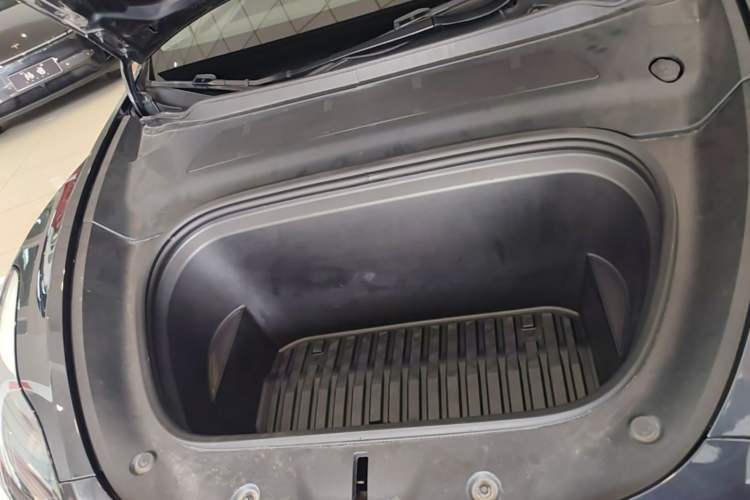 Used Tesla Model Y 2024 Rear-Wheel-Drive Version Engine Bay