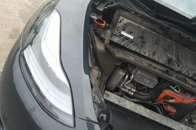 Used Tesla Model Y 2024 Rear-Wheel-Drive Version Engine Bay Right