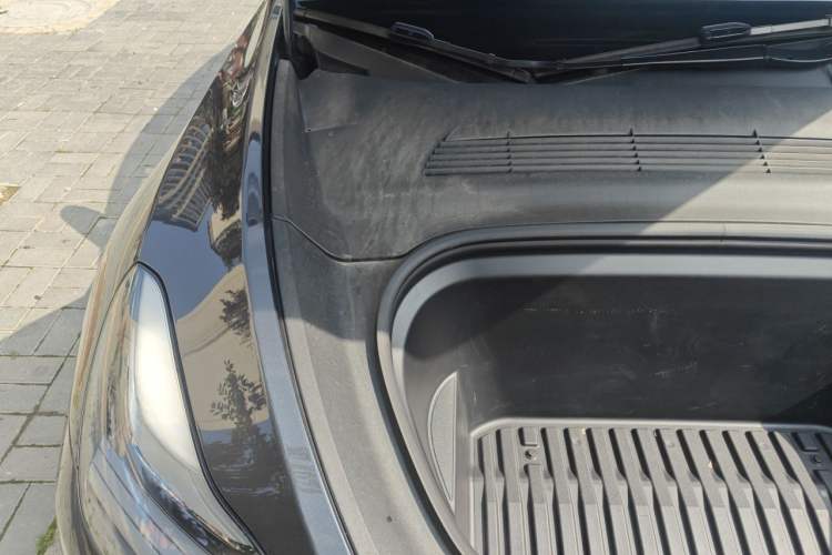 Used Tesla Model Y 2024 Rear-Wheel-Drive Version Engine Bay Right
