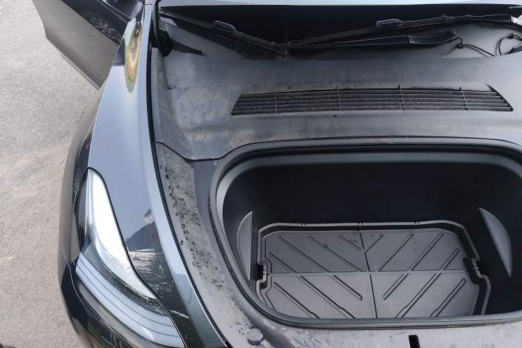 Used Tesla Model Y 2024 Rear-Wheel-Drive Version Engine Bay Right
