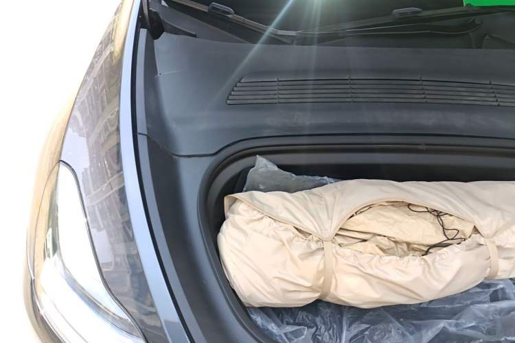 Used Tesla Model Y 2024 Rear-Wheel-Drive Version Engine Bay Right