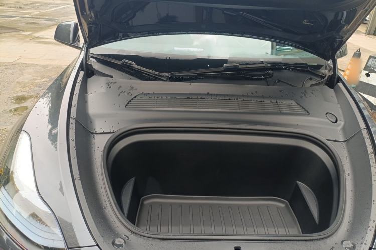 Used Tesla Model Y 2024 Rear-Wheel-Drive Version Engine Bay Right