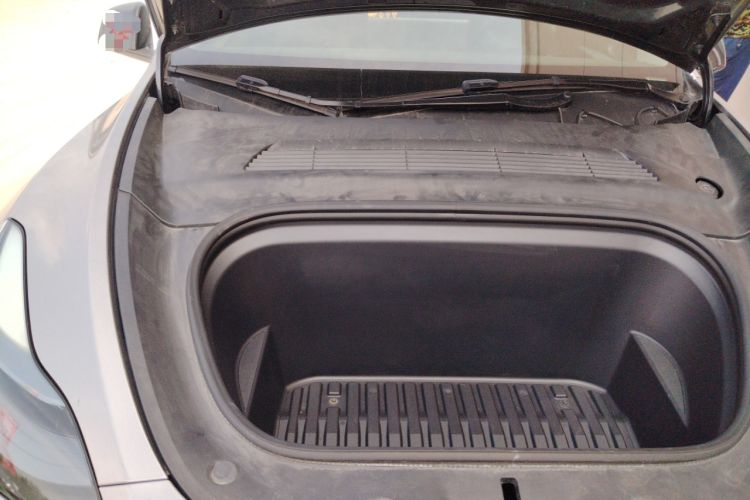 Used Tesla Model Y 2024 Rear-Wheel-Drive Version Engine Bay Right