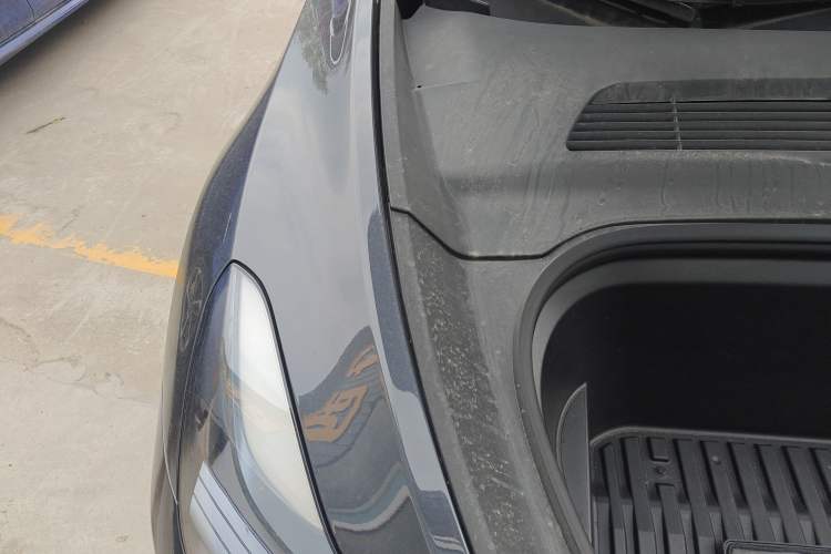 Used Tesla Model Y 2024 Rear-Wheel-Drive Version Engine Bay Right