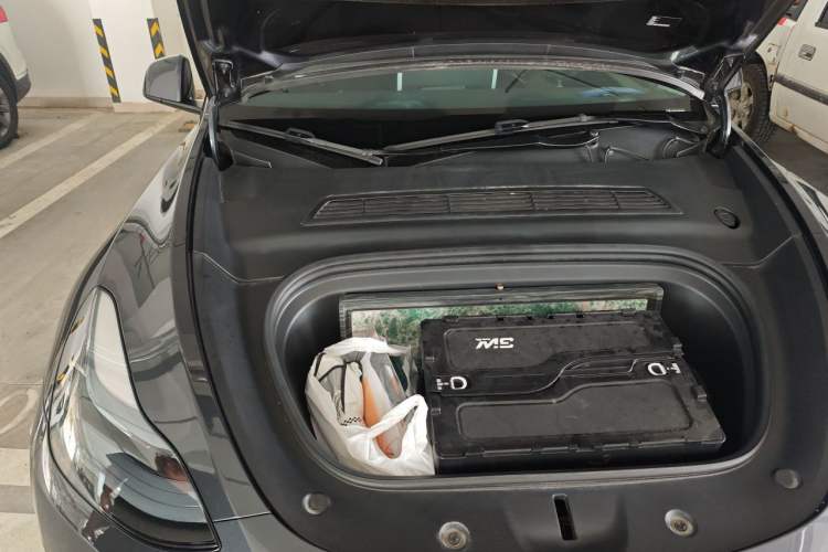 Used Tesla Model Y 2024 Rear-Wheel-Drive Version Engine Bay Right