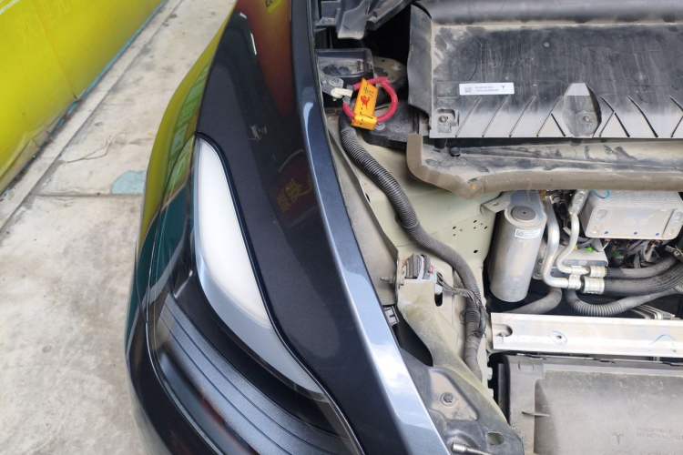 Used Tesla Model Y 2024 Rear-Wheel-Drive Version Engine Bay Right