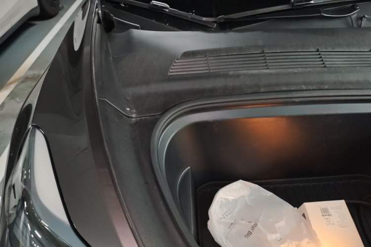 Used Tesla Model Y 2024 Rear-Wheel-Drive Version Engine Bay Right