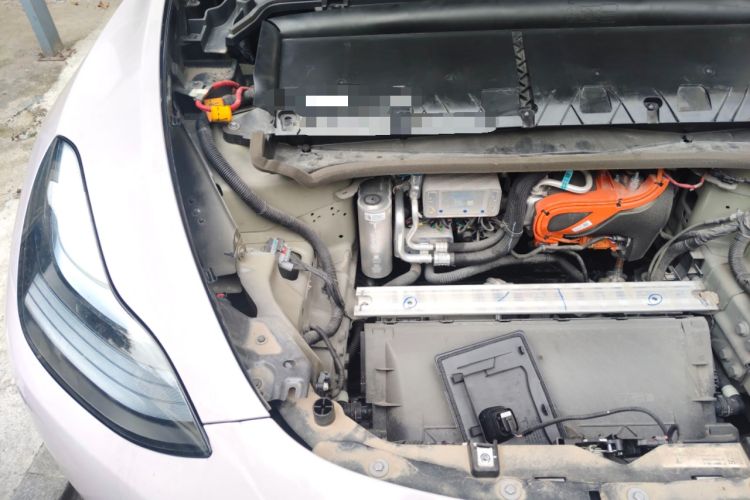 Used Tesla Model Y 2024 Rear-Wheel-Drive Version Engine Bay Right