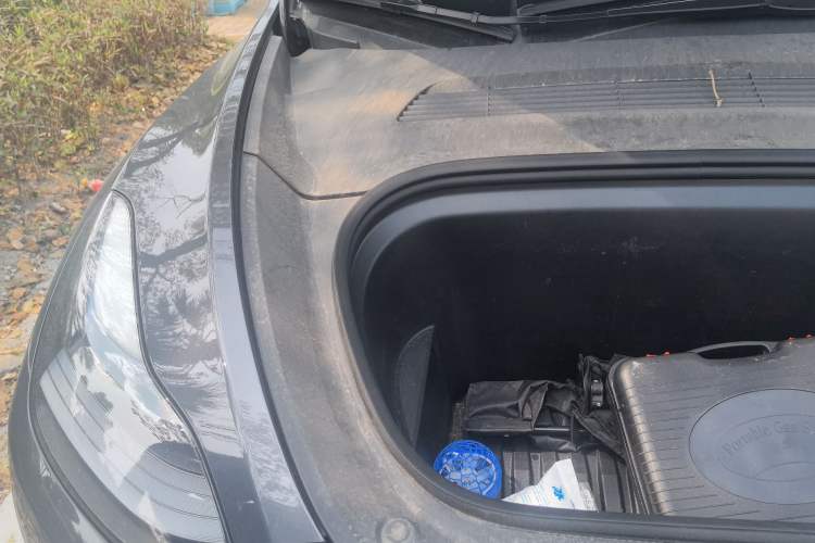 Used Tesla Model Y 2024 Rear-Wheel-Drive Version Engine Bay Right