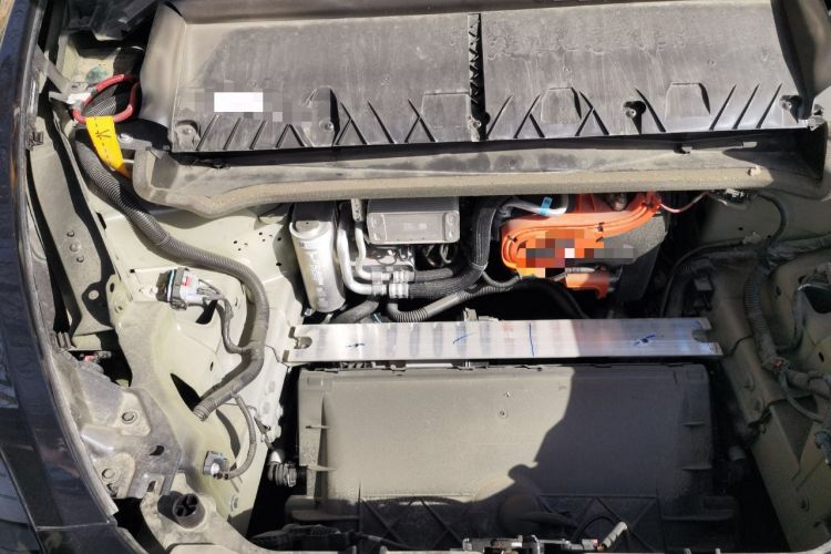 Used Tesla Model Y 2024 Rear-Wheel-Drive Version Engine Bay Right