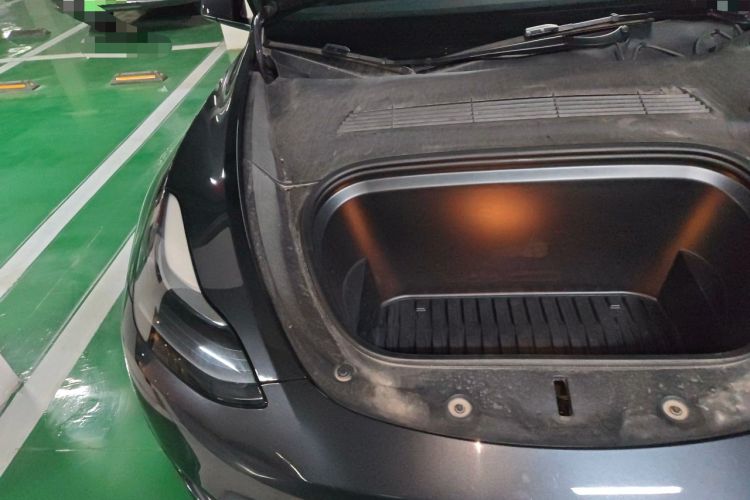 Used Tesla Model Y 2024 Rear-Wheel-Drive Version Engine Bay Right