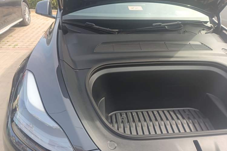 Used Tesla Model Y 2024 Rear-Wheel-Drive Version Engine Bay Right