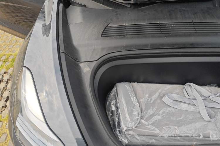 Used Tesla Model Y 2024 Rear-Wheel-Drive Version Engine Bay Right