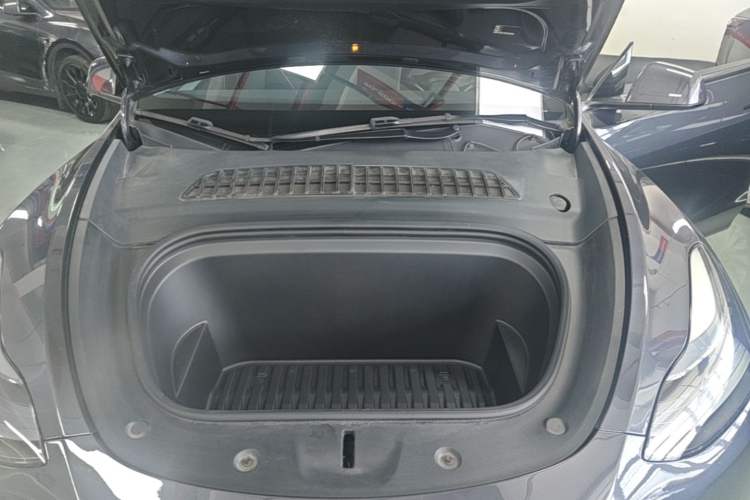 Used Tesla Model Y 2024 Rear-Wheel-Drive Version Engine Bay
