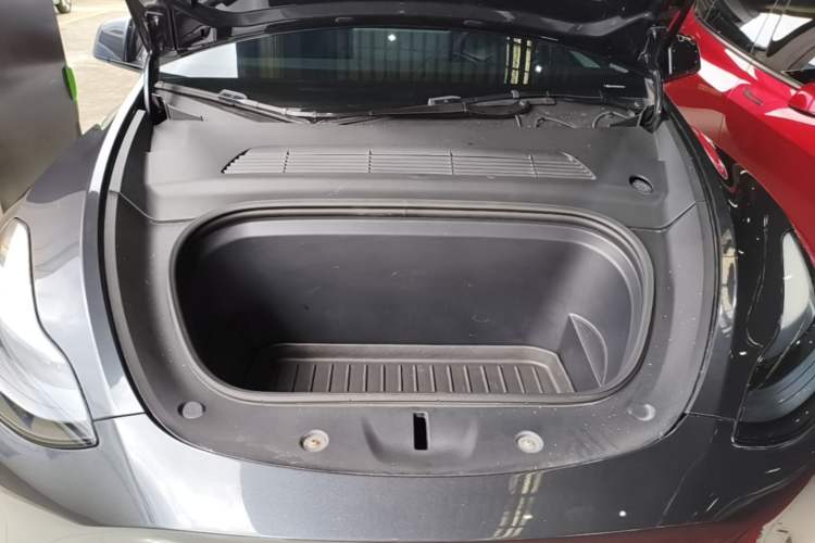 Used Tesla Model Y 2024 Rear-Wheel-Drive Version Engine Bay