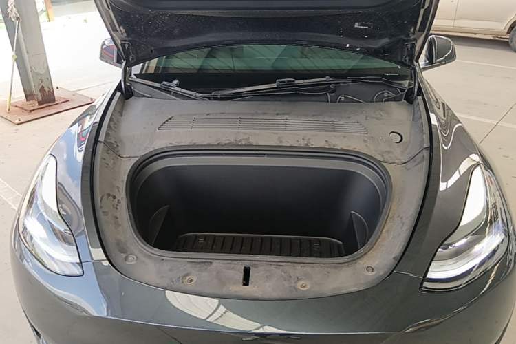 Used Tesla Model Y 2024 Rear-Wheel-Drive Version Engine Bay