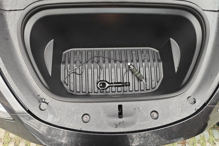 Used Tesla Model Y 2024 Rear-Wheel-Drive Version Engine Bay