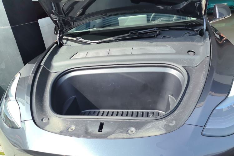 Used Tesla Model Y 2024 Rear-Wheel-Drive Version Engine Bay