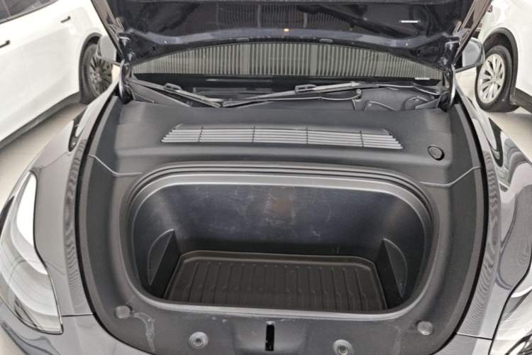 Used Tesla Model Y 2024 Rear-Wheel-Drive Version Engine Bay