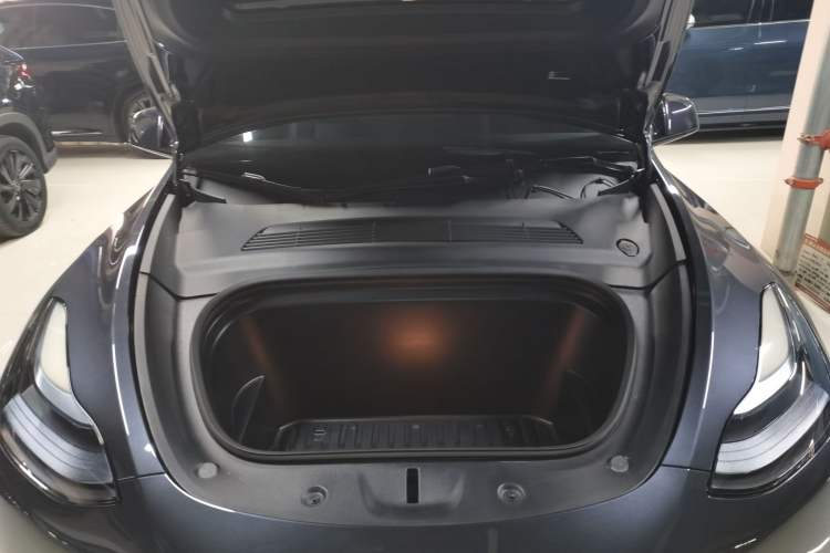 Used Tesla Model Y 2024 Rear-Wheel-Drive Version Engine Bay