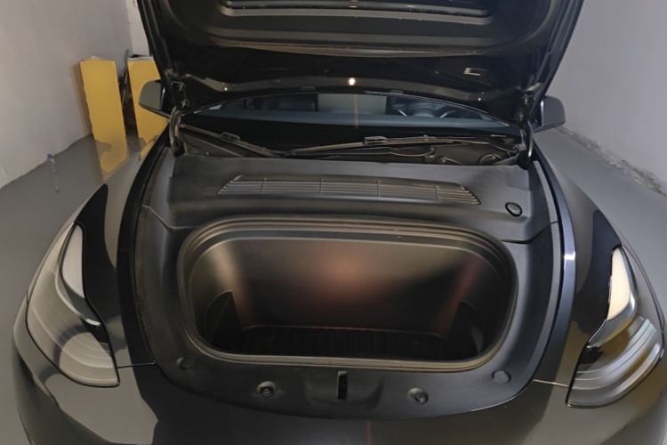 Used Tesla Model Y 2024 Rear-Wheel-Drive Version Engine Bay