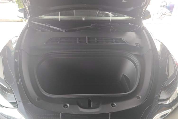 Used Tesla Model Y 2024 Rear-Wheel-Drive Version Engine Bay